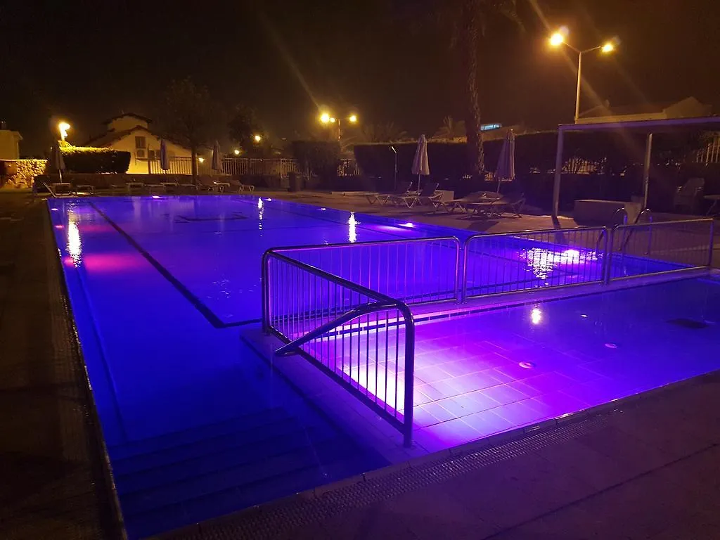דירה פנטהאוז יוקרתי עם בריכה פרטית